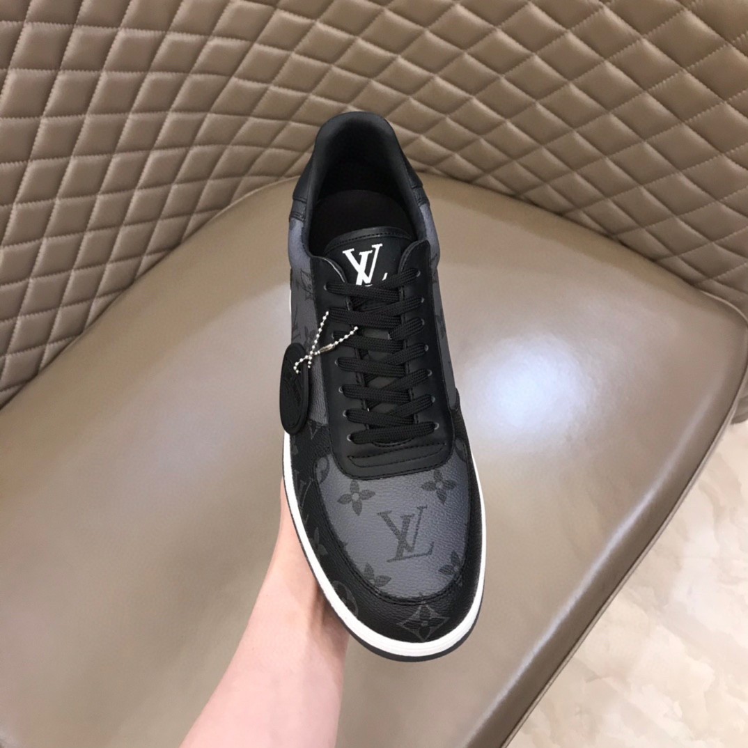LOUIS VUITTON Rivoli Sneaker Monogram Eclipse. Size 7
