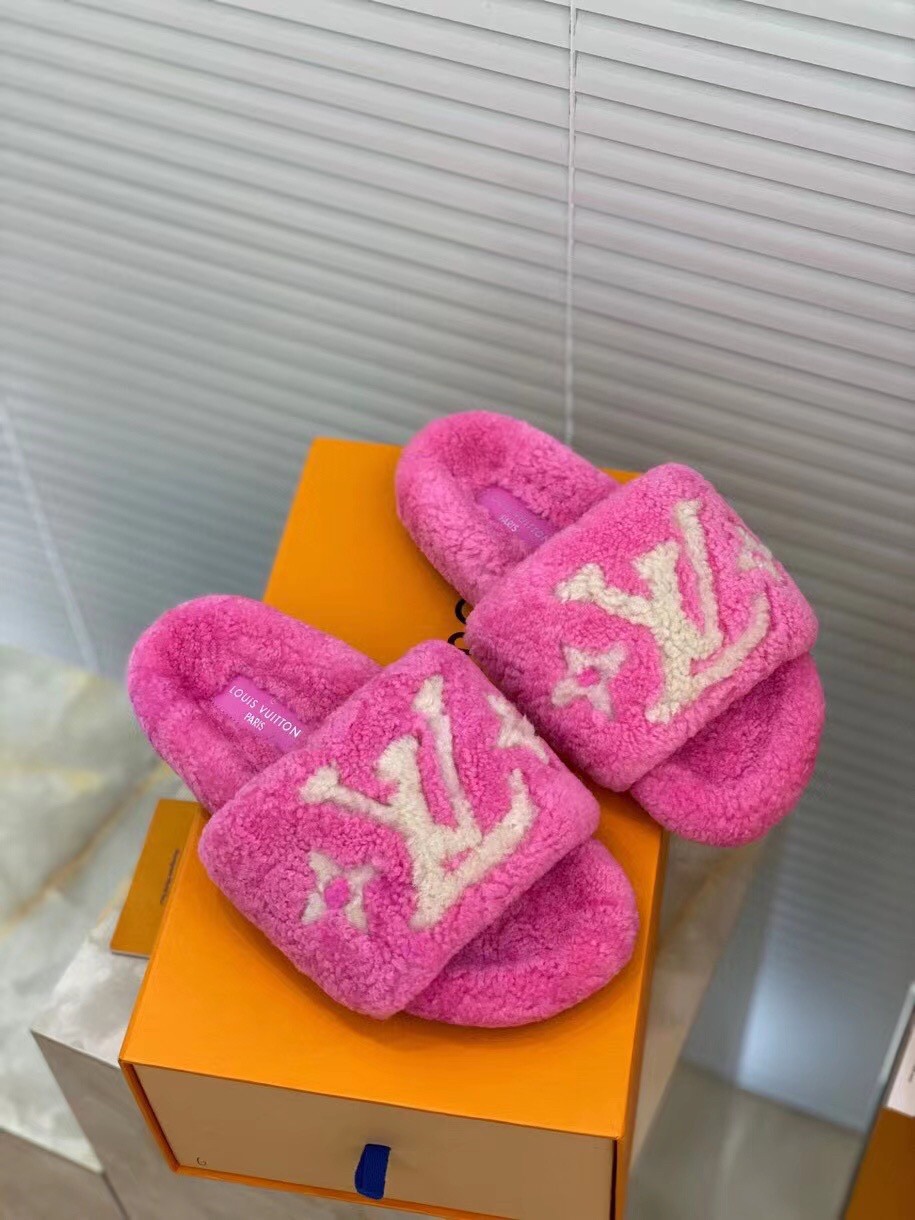 LOUIS VUITTON Shearling Paseo Sandals 38.5 Pink | FASHIONPHILE