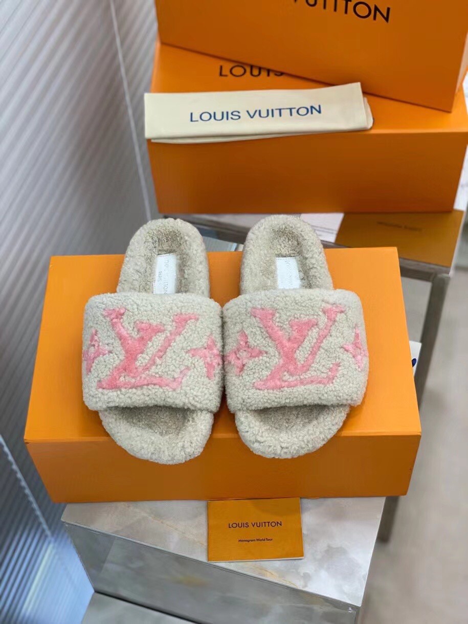 Replica Louis Vuitton Paseo Flat Comfort Mules In Shearling for Sale