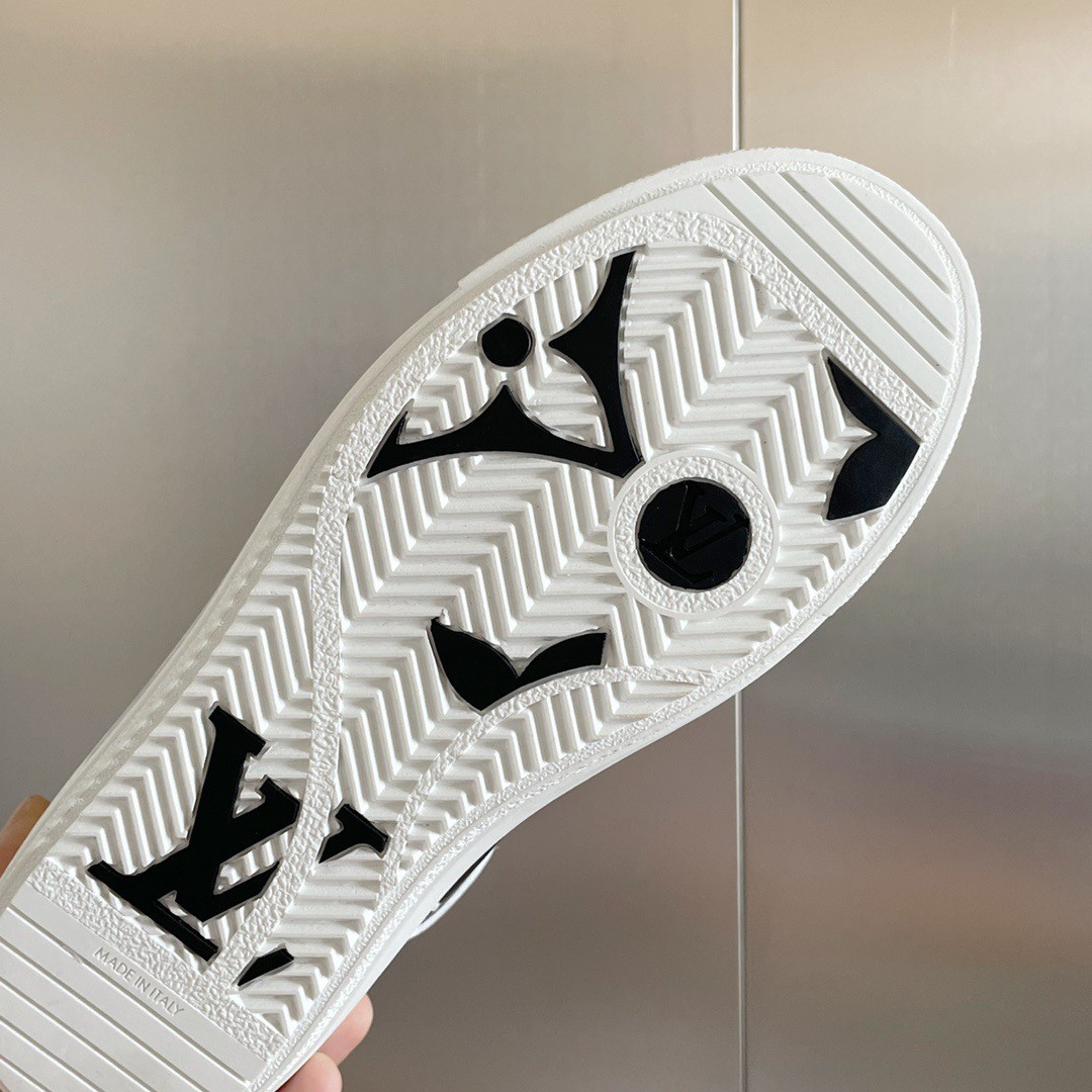 Replica Louis Vuitton Run 55 Sneakers In White Materials