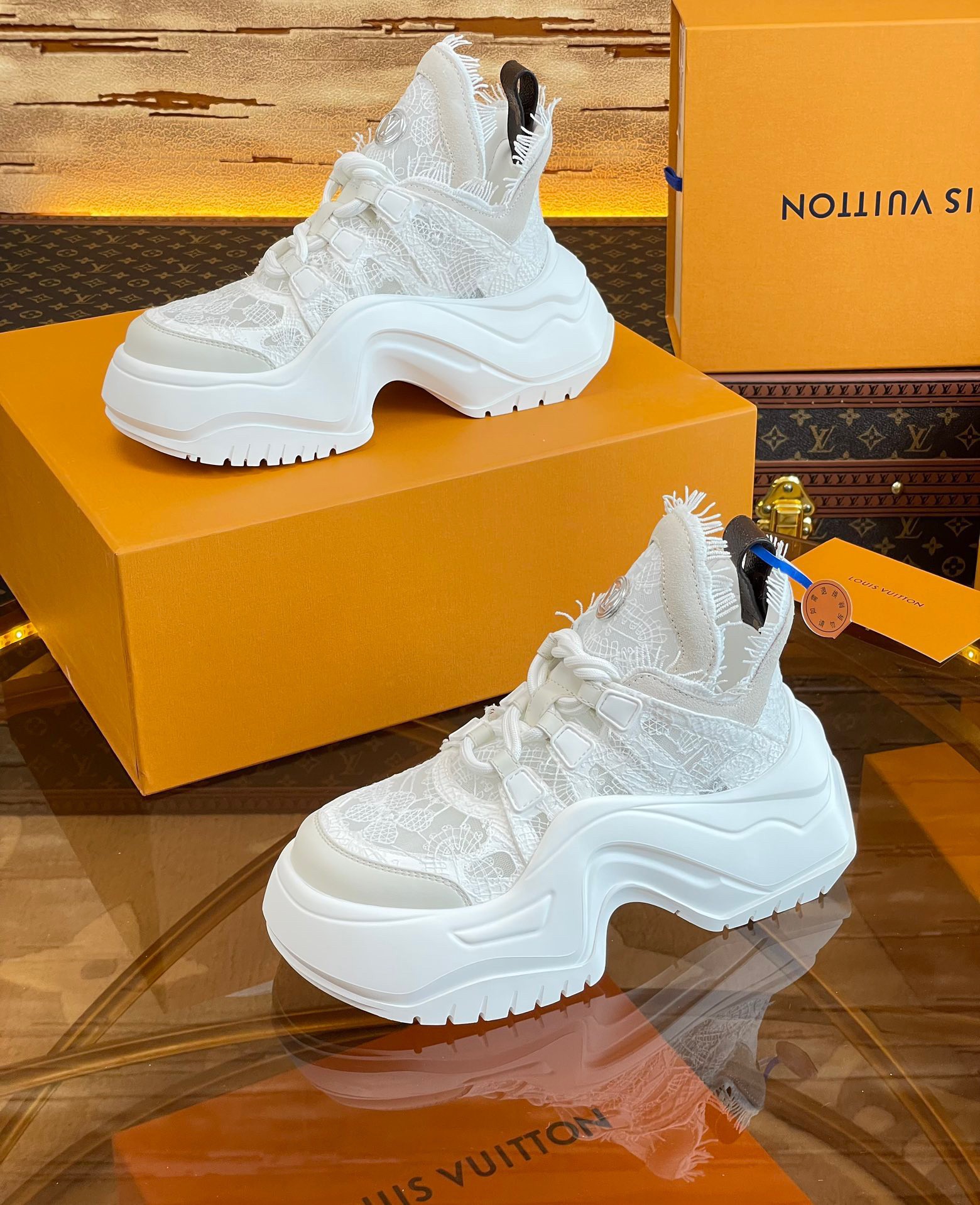 Replica Louis Vuitton LV Archlight 2.0 Platform Sneakers In White Lace