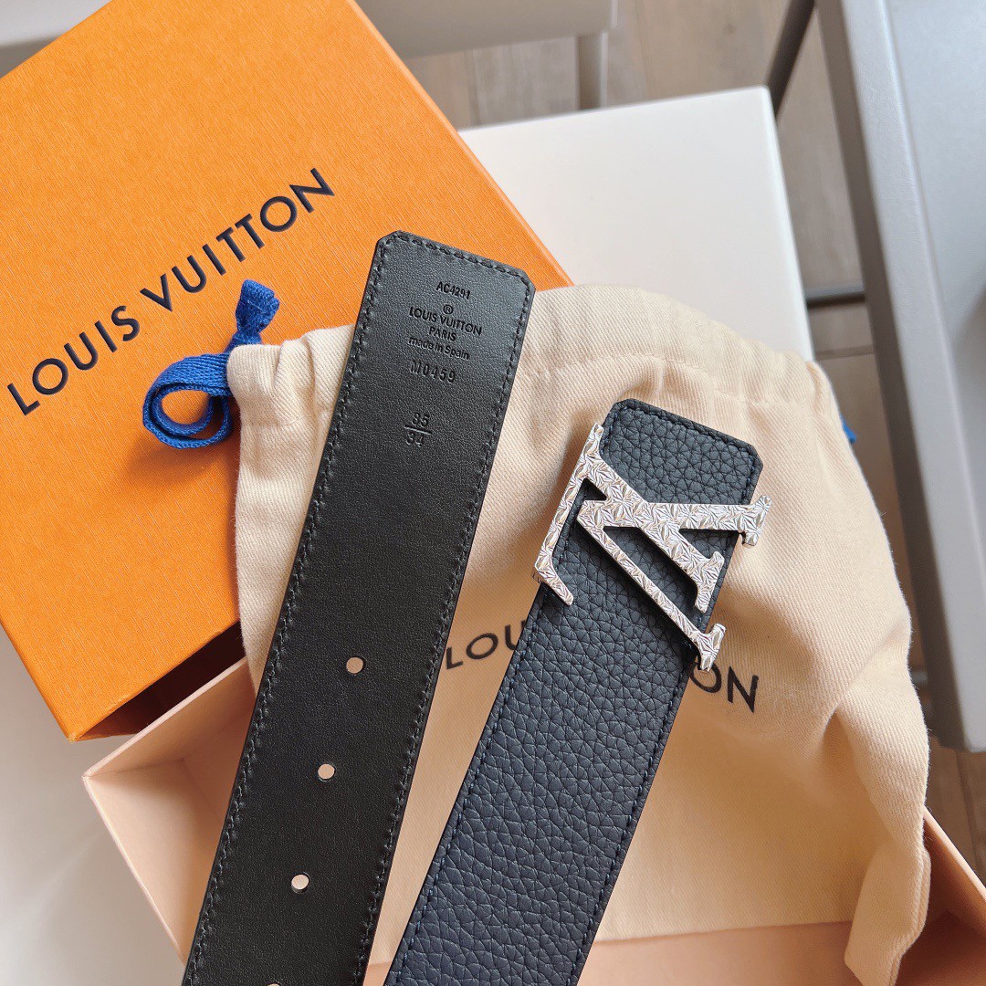 Louis Vuitton® LV Line 40MM Reversible Belt