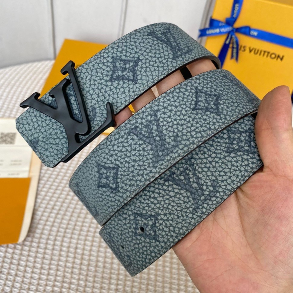 Replica Louis Vuitton LV Initiales 40MM Reversible Belt In Leather M0424V