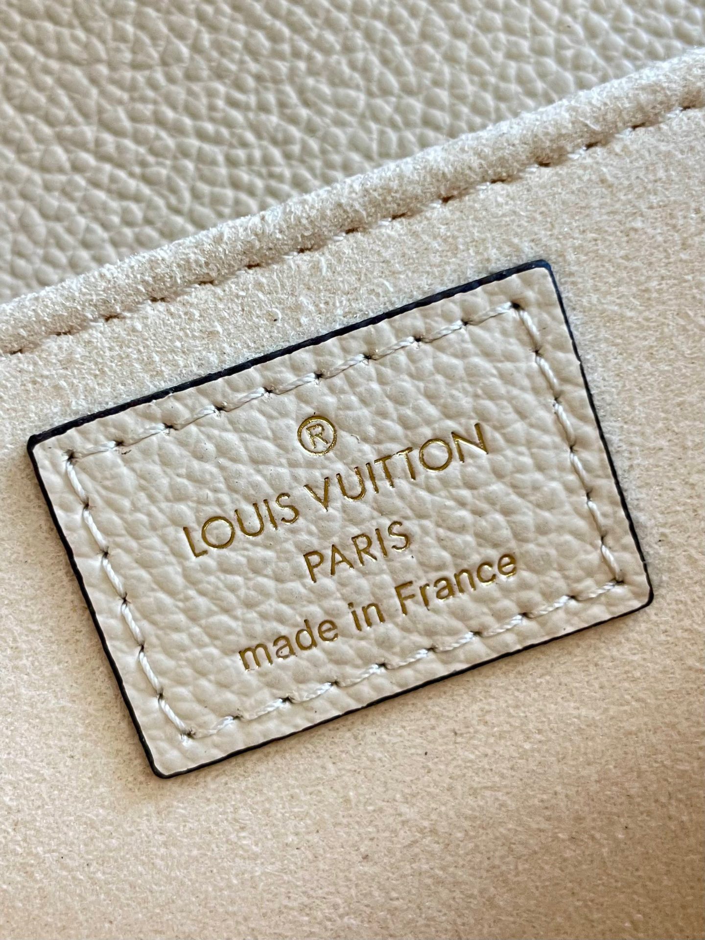 Louis Vuitton Pochette Metis EAST WEST Empreinte Leather