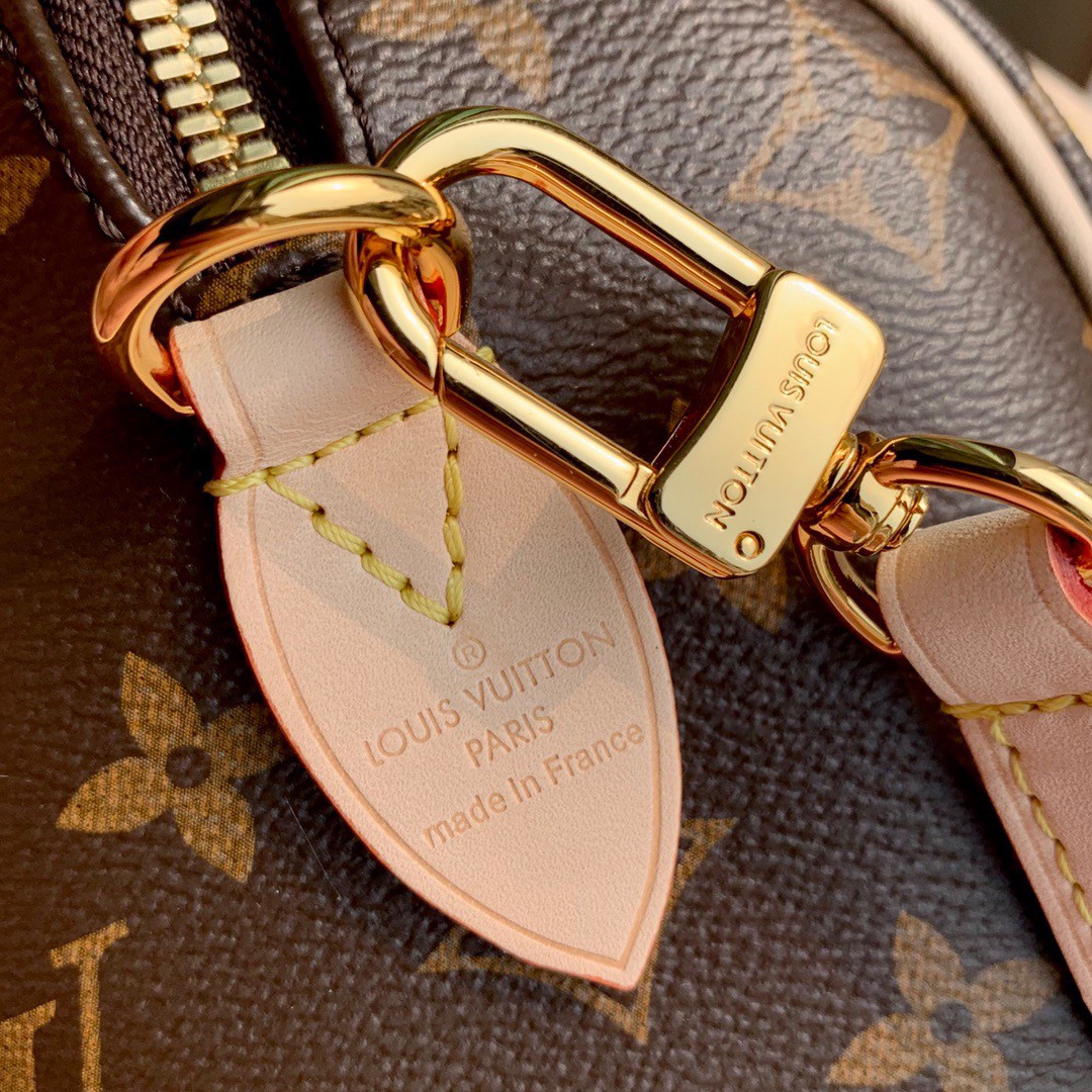 Poznáte ikonické kúsky oblečenia Louis Vuitton pre dámsky šatník?