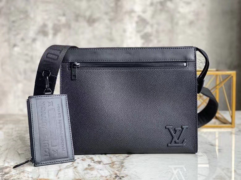 Replica Louis Vuitton MESSENGER VOYAGE LV M59329 for Sale