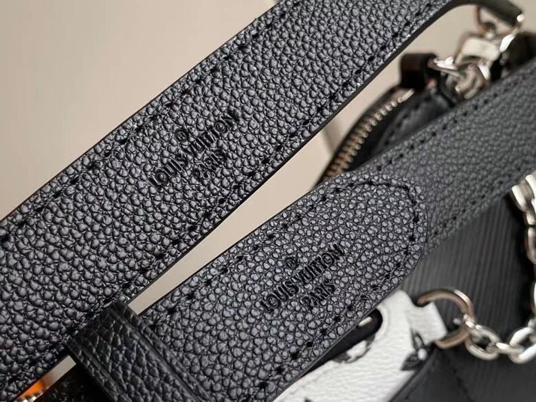 M80689 Louis Vuitton Epi Grained Marelle-Black