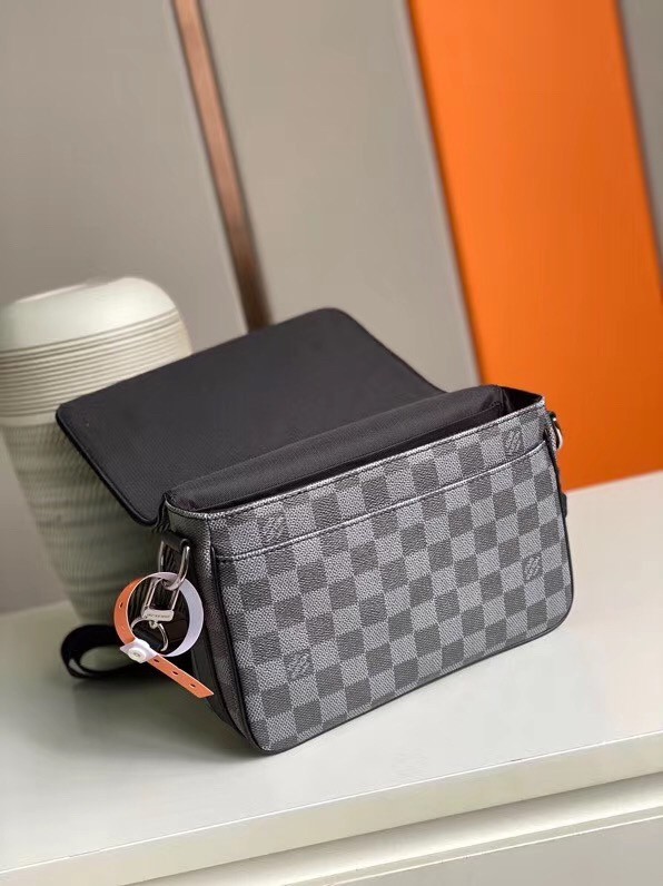Louis Vuitton Studio Messenger N50013 Damier Graphite 3D Bag